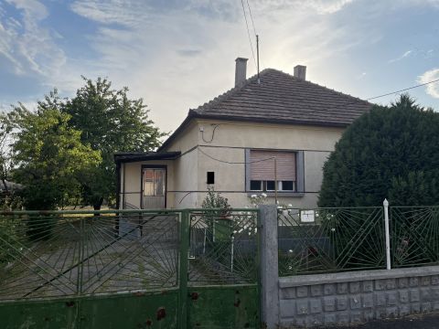 Eladó Ház 9900 Körmend , Nyugodt családi házas övezetben