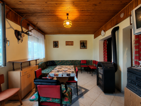 Eladó Ház 7084 Pincehely , Panoráma, csend, a szomszéd pedig pont jó távolságban