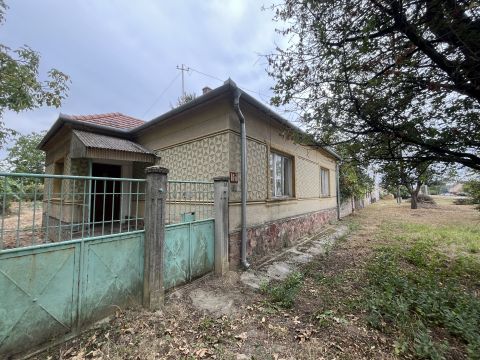 Eladó Ház 9144 Kóny , Kápolna utca közelében