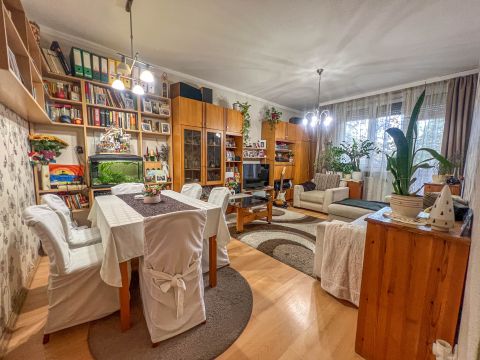 Eladó Lakás 1201 Budapest 20. kerület , Példás házból, hőszigetelt, klímás lakás, cirkós fűtéssel!