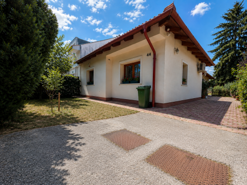 Eladó Ház 1039 Budapest 3. kerület , Család utca 38