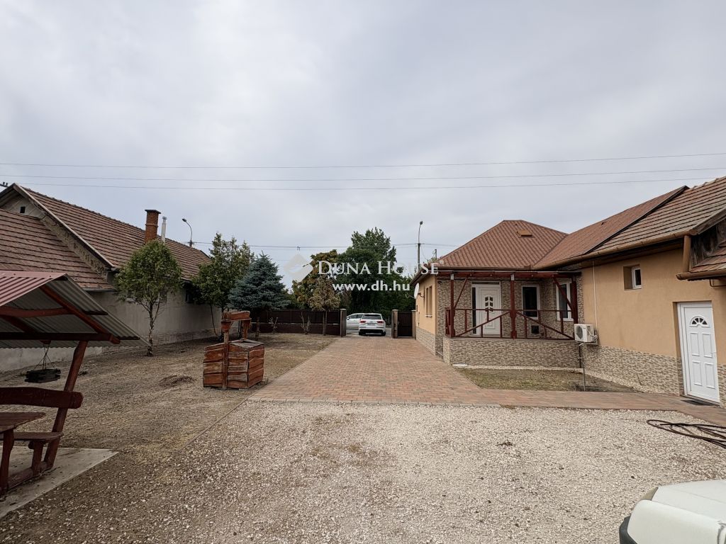 2760 Nagykáta , frekventált, jól megközelíthető részen — 1/28