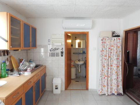 Eladó Ház 8600 Siófok Kiliti szőlőhegyen 70 m2 zártkerti nyaraló eladó