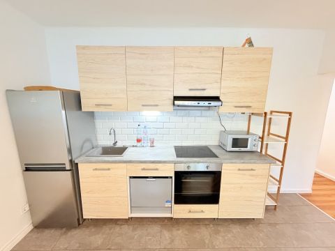 Eladó Lakás 1037 Budapest 3. kerület Kertkapcsolatos, 68 nm-es, 2 szoba + nappalis lakás.