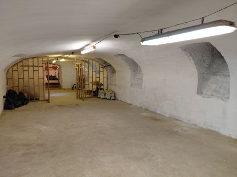 Eladó Ipari 1042 Budapest 4. kerület , Nincs