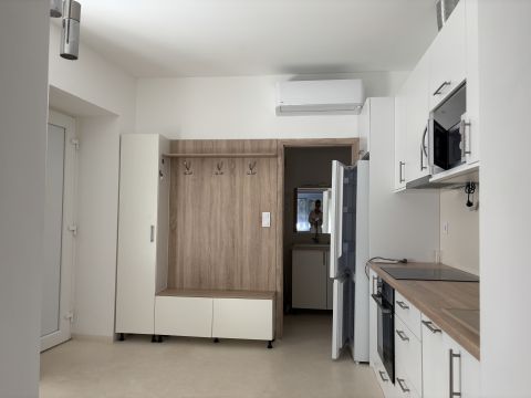 Kiadó Lakás 2500 Esztergom 