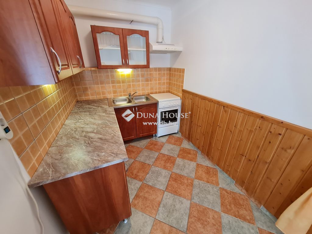 Kiadó Lakás, 8184 Balatonfűzfő