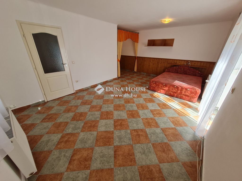 Kiadó Lakás, 8184 Balatonfűzfő
