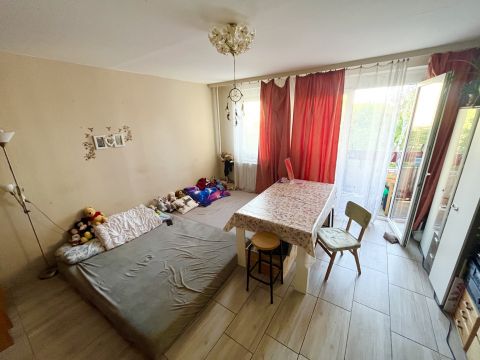 Eladó Lakás 8000 Székesfehérvár Óbudai Egyetemmel szemben