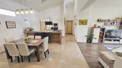 Eladó Ház 2225 Üllő Csendes, energiatakarékos, tágas luxus, számtalan extrával