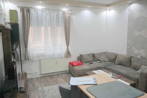 Eladó Lakás 1091 Budapest 9. kerület , Felújított, klímás, 3 szobás ingatlan a belváros szívében!