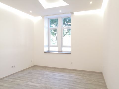 Kiadó Lakás 1091 Budapest 9. kerület , Közszolgálati Egyetem közelében, szépen felújított