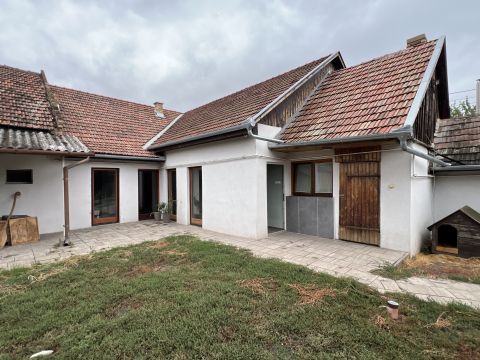 Eladó Ház 7000 Sárbogárd 
