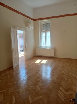 Eladó Lakás 3200 Gyöngyös , Belváros