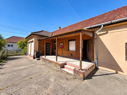 Eladó Ház 2376 Hernád , Nagy telek, sok lehetőség Hernádon