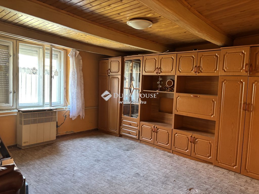 5100 Jászberény , Főútvonal közelében — 1/4