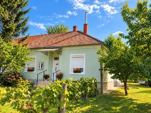 Eladó Ház 8400 Ajka , 8451 Ajka, Padrag