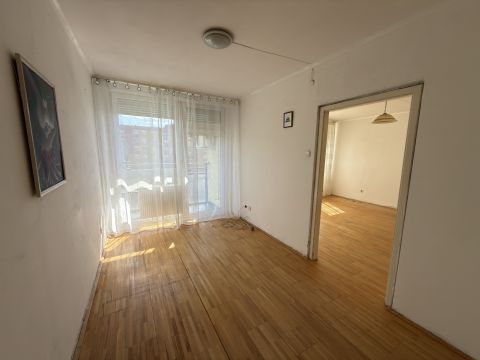 Eladó Lakás 1108 Budapest 10. kerület Panelprogramos házban, azonnal költözhető lakás