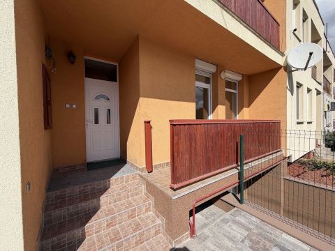 Eladó Ház 2315 Szigethalom 2 generációnak azonnal kölztözhető !