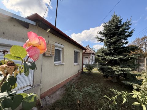 Eladó Ház 2483 Gárdony 