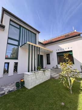 Eladó Lakás 6000 Kecskemét , 6000 Kecskemét, Belvárosi prémium lakás eladó egy 4 lakásos