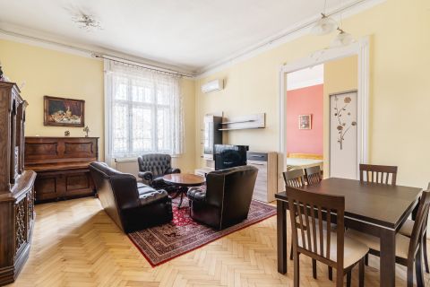 Eladó Lakás 1132 Budapest 13. kerület Újlipótváros nagypolgári 4. emeleti lakás, liftes társasház!