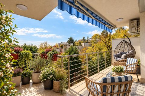 Eladó Lakás 1022 Budapest 2. kerület , Panorámás , 4 szobás lakás 30m2 terasszal!