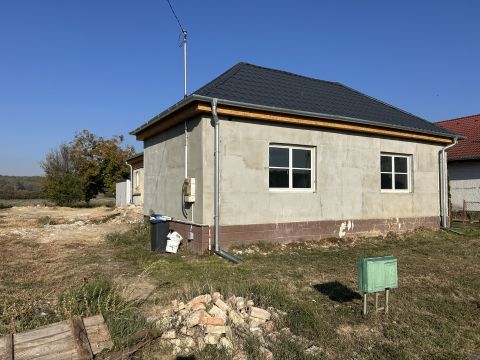 Eladó Ház 8929 Pölöske , Eladó szerkezetkész családi ház 