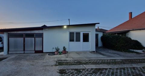Eladó Ház 8638 Balatonlelle Csendes családias környék