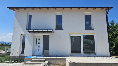 Eladó Ház 2134 Sződ 