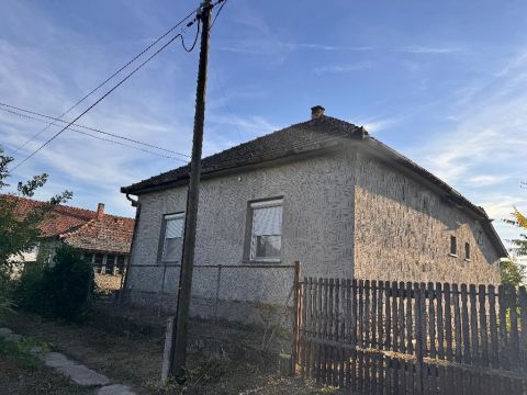 Eladó Ház 5052 Újszász , 5052 Újszász, Csendes