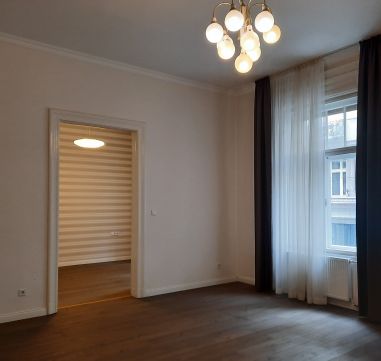 Kiadó Lakás 1054 Budapest 5. kerület 