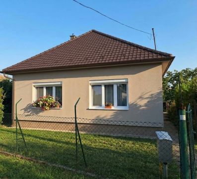 Eladó Ház 2030 Érd Arató utca