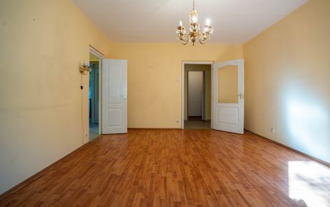 Eladó Lakás 1107 Budapest 10. kerület X.kerület Somfa köz 1+2 félszobás 1.emeleti erkélyes lakás