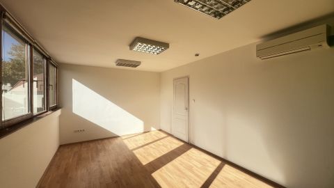 Kiadó Iroda 3300 Eger Belváros