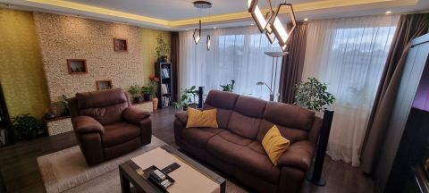 Eladó Lakás 4031 Debrecen , Pethouse lakás a Hatvan u.- i kertben.