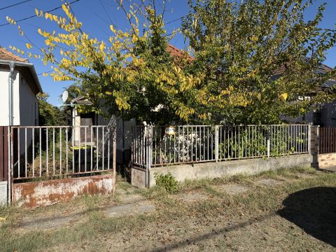 Eladó Telek 9030 Győr , Vámosi utca közelében
