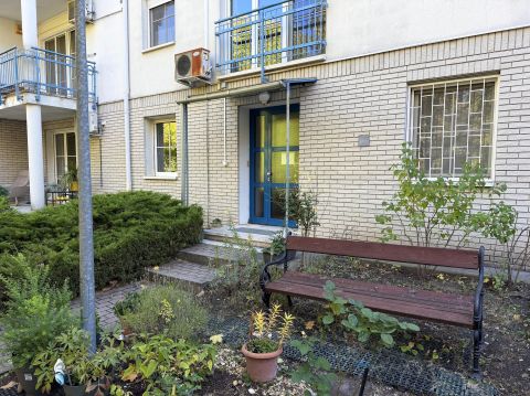 Eladó Lakás 1048 Budapest 4. kerület , Homoktövis társasházban, azonnal birtokba vehető !
