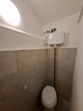 Eladó Üzlethelyiség 1078 Budapest 7. kerület Murányi Utca