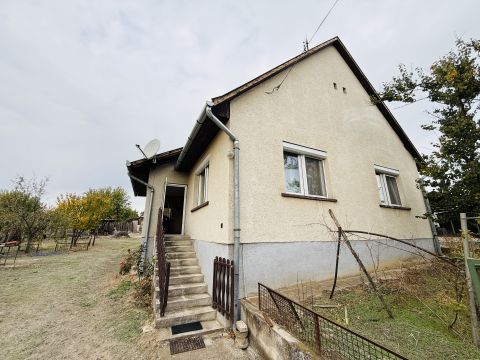 Eladó Ház 2225 Üllő 