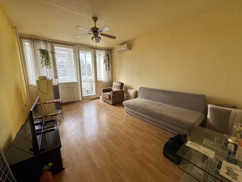 Eladó Lakás 1083 Budapest 8. kerület , Azonnal költözhető bútorozott panel lakás